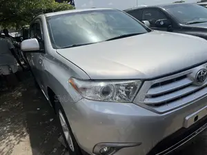 Toyota Highlander 2012 Silver