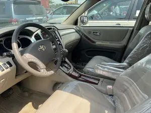 Toyota Highlander 2004 Gold