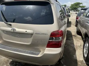 Toyota Highlander 2004 Gold