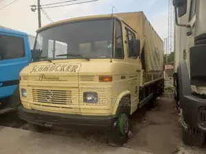 Mercedes Truck 608 Pickup Gold