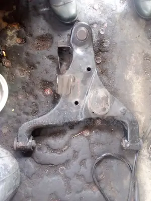 Front Low Arms Nissan Armada