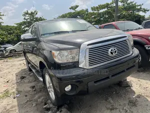 Toyota Tundra 2015 Black