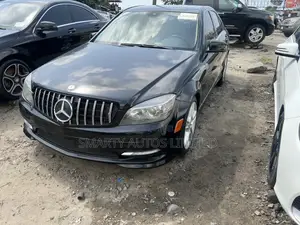 Mercedes-Benz C300 2016 Black