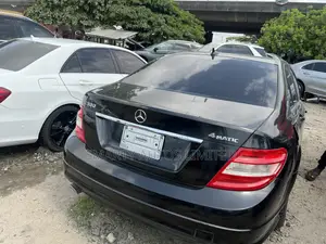 Mercedes-Benz C300 2016 Black