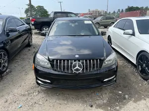 Mercedes-Benz C300 2016 Black