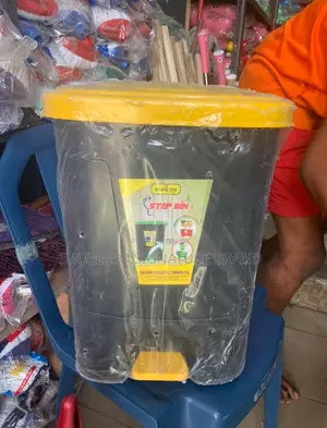 20L Plastic Pedal Bin or Trash Bin