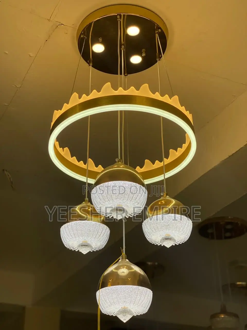 Four Droppings Crown Chandelier