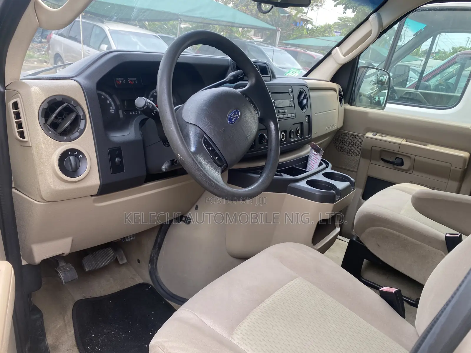 Ford E350 2012 Beige