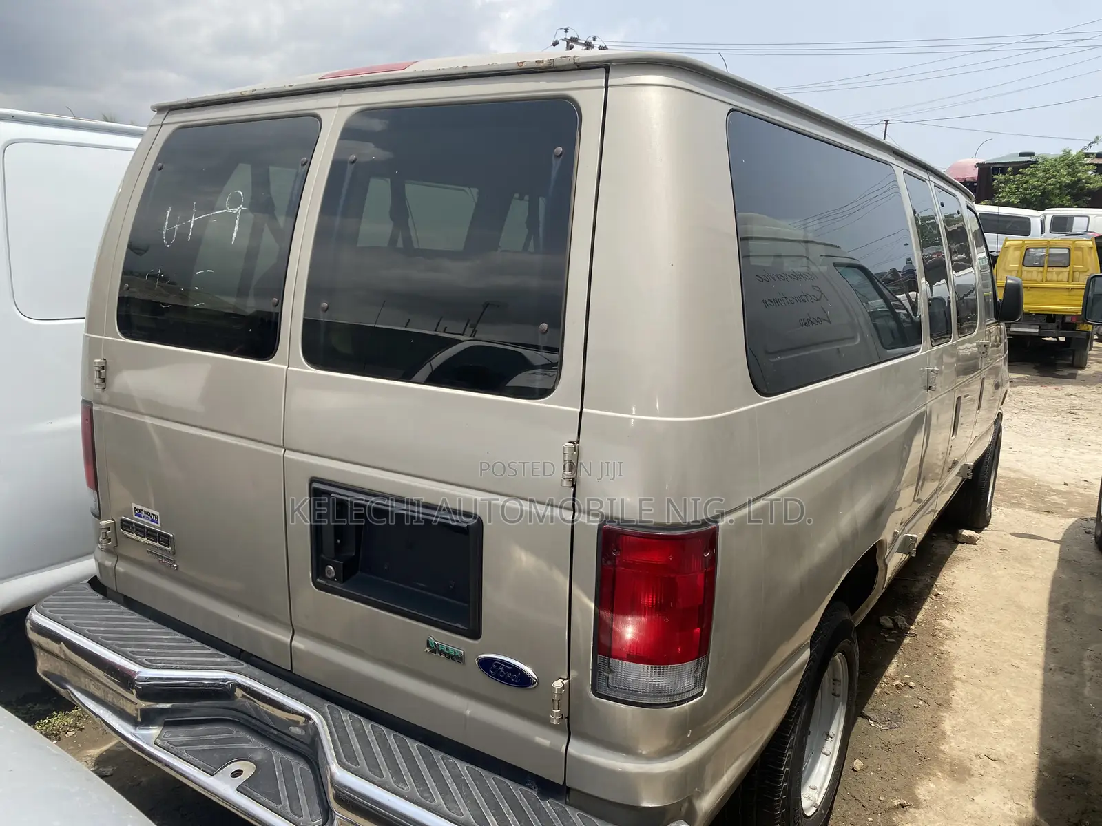 Ford E350 2012 Beige