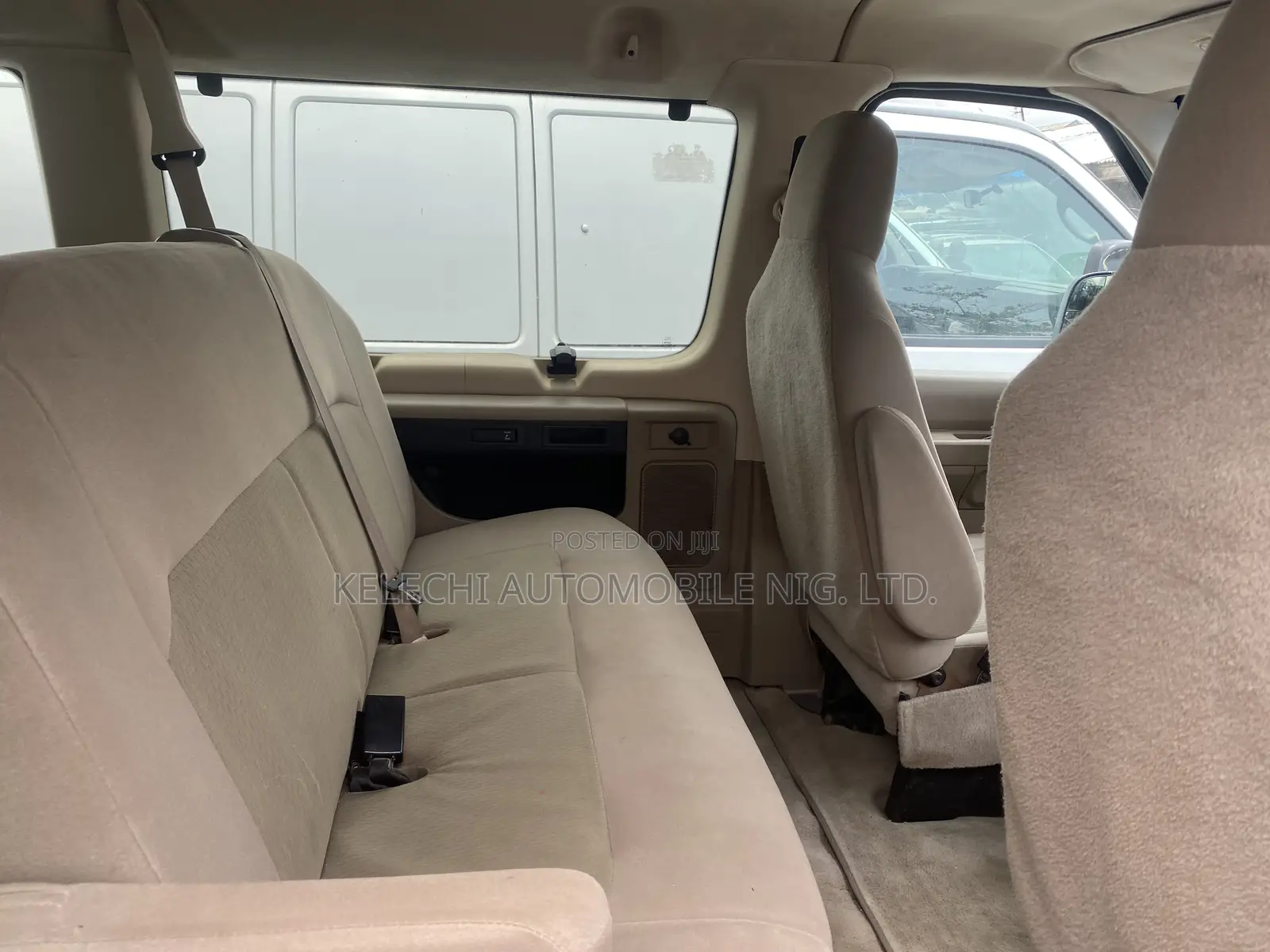 Ford E350 2012 Beige