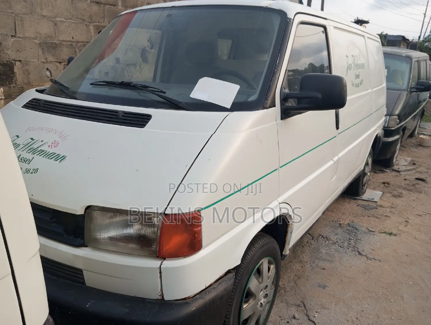 Volkswagen LT 2000 White