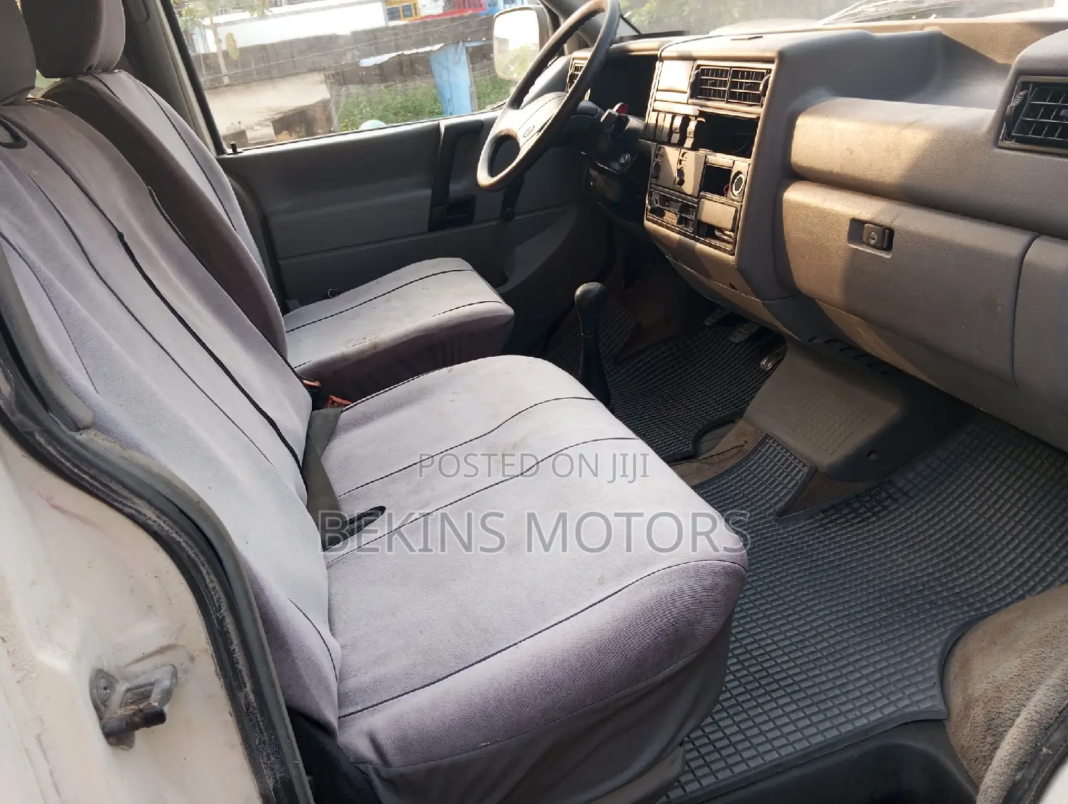 Volkswagen LT 2000 White