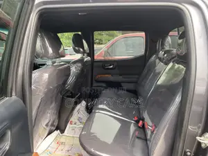 Toyota Tacoma 4dr Double Cab 2016 Gray