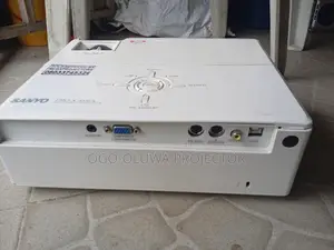 Ultraportable Sanyo Educational Projector