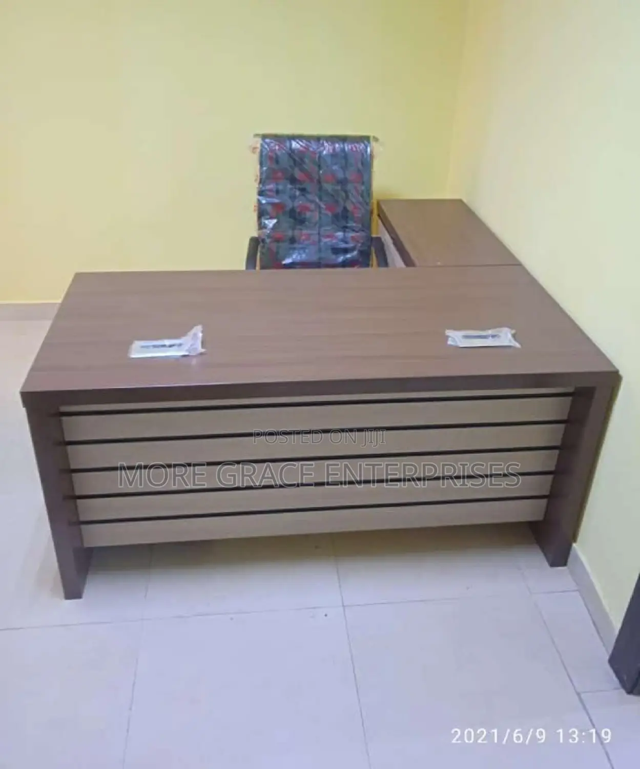 1.6m Office Desk With Extension