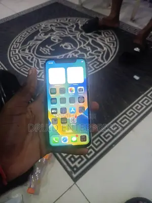 Apple iPhone X 64 GB White
