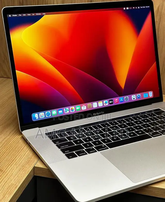 Laptop Apple MacBook Pro 2017 16GB Intel Core I7 SSD 512GB
