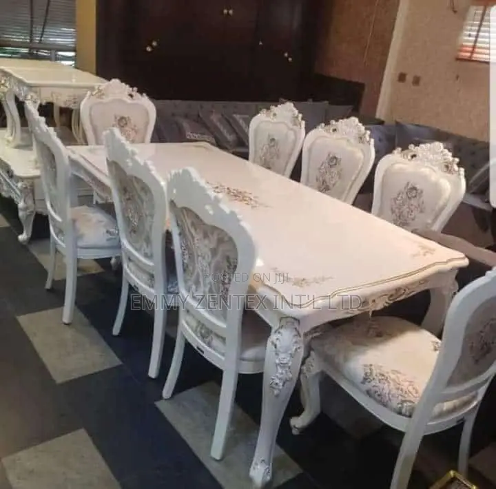 Royal Dining Table 8seaters