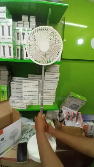 Long Lasting Adjustable Rechargeable Table Fan