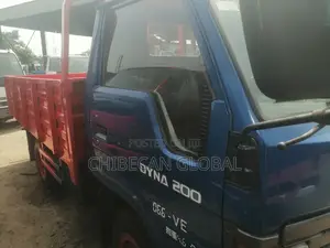 Photo - Toyota Dyna 200 (4 Tyres) (Foreign Used)