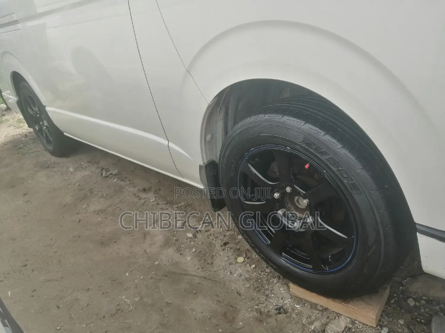 Toyota HiAce 2010 White