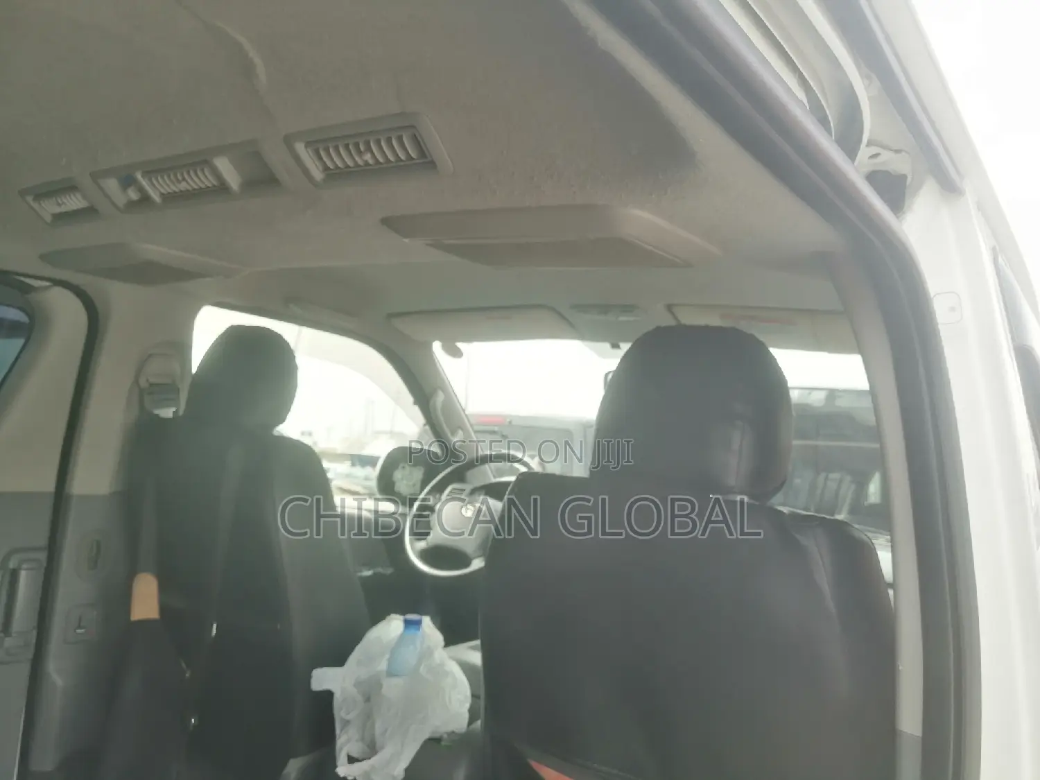 Toyota HiAce 2010 White
