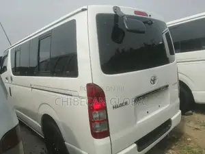 Toyota HiAce 2010 White