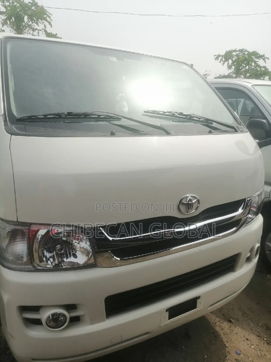Toyota HiAce 2010 White