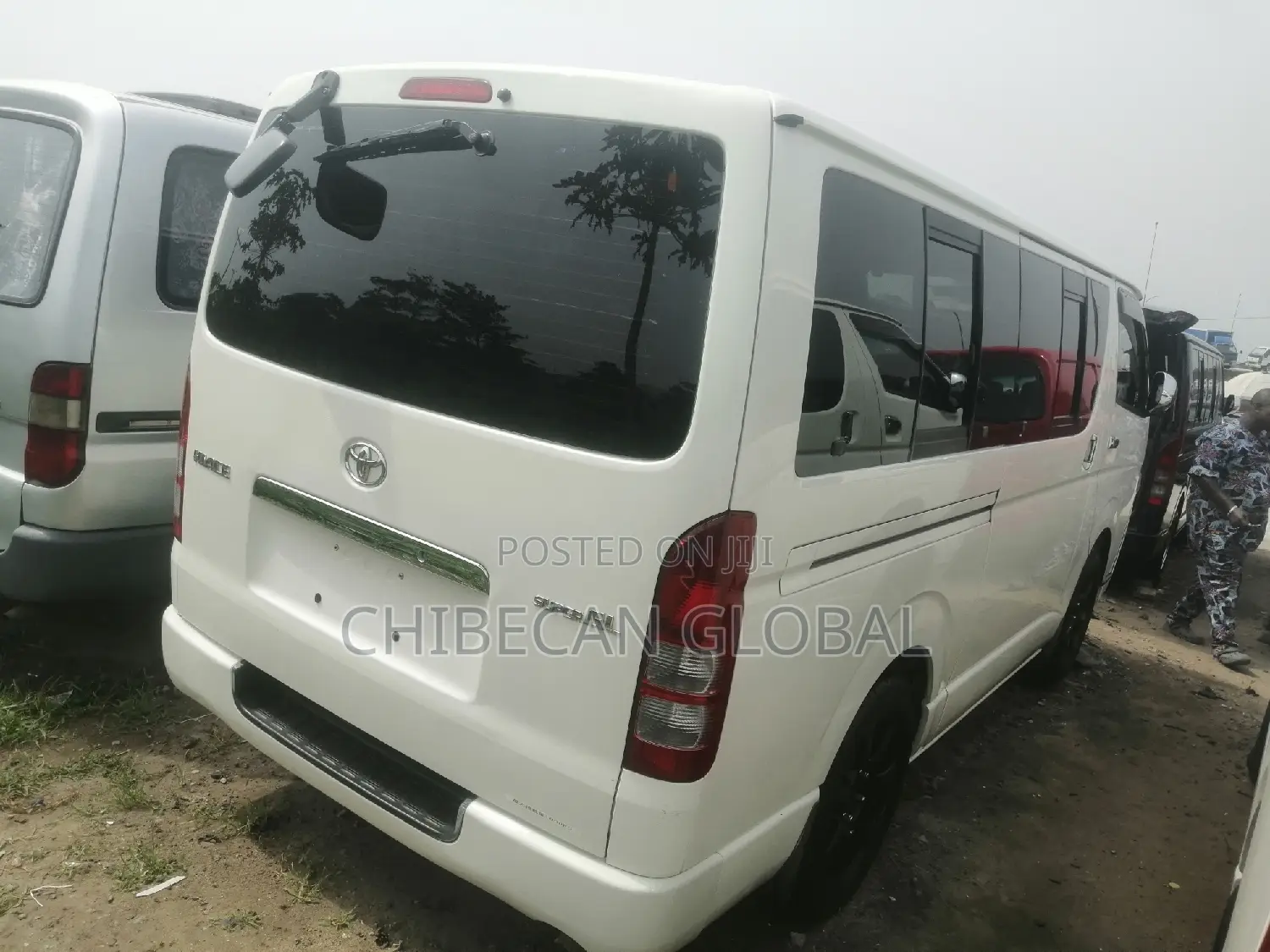 Toyota HiAce 2010 White