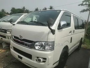 Toyota HiAce 2010 White