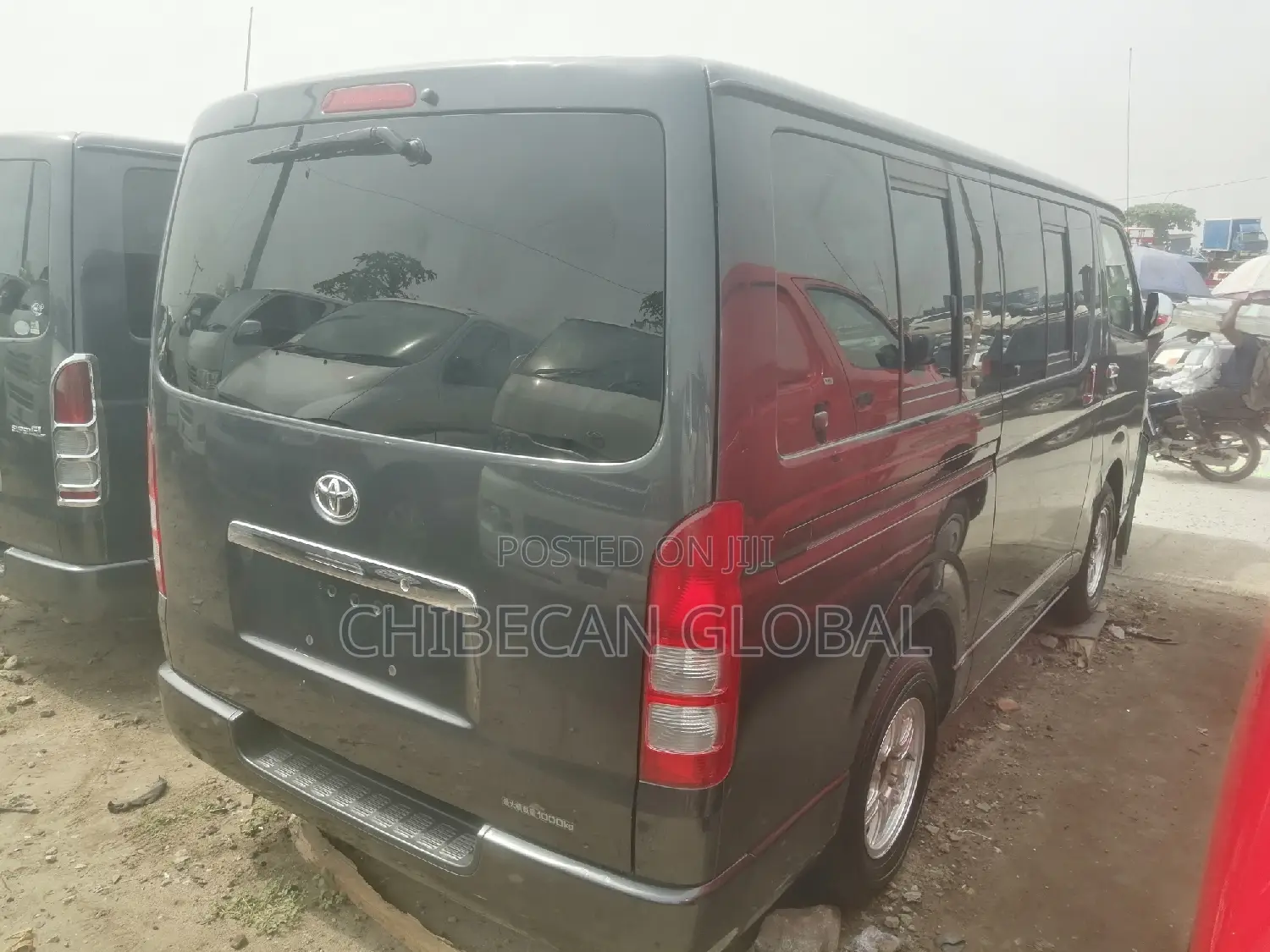 Toyota HiAce 2010 Black