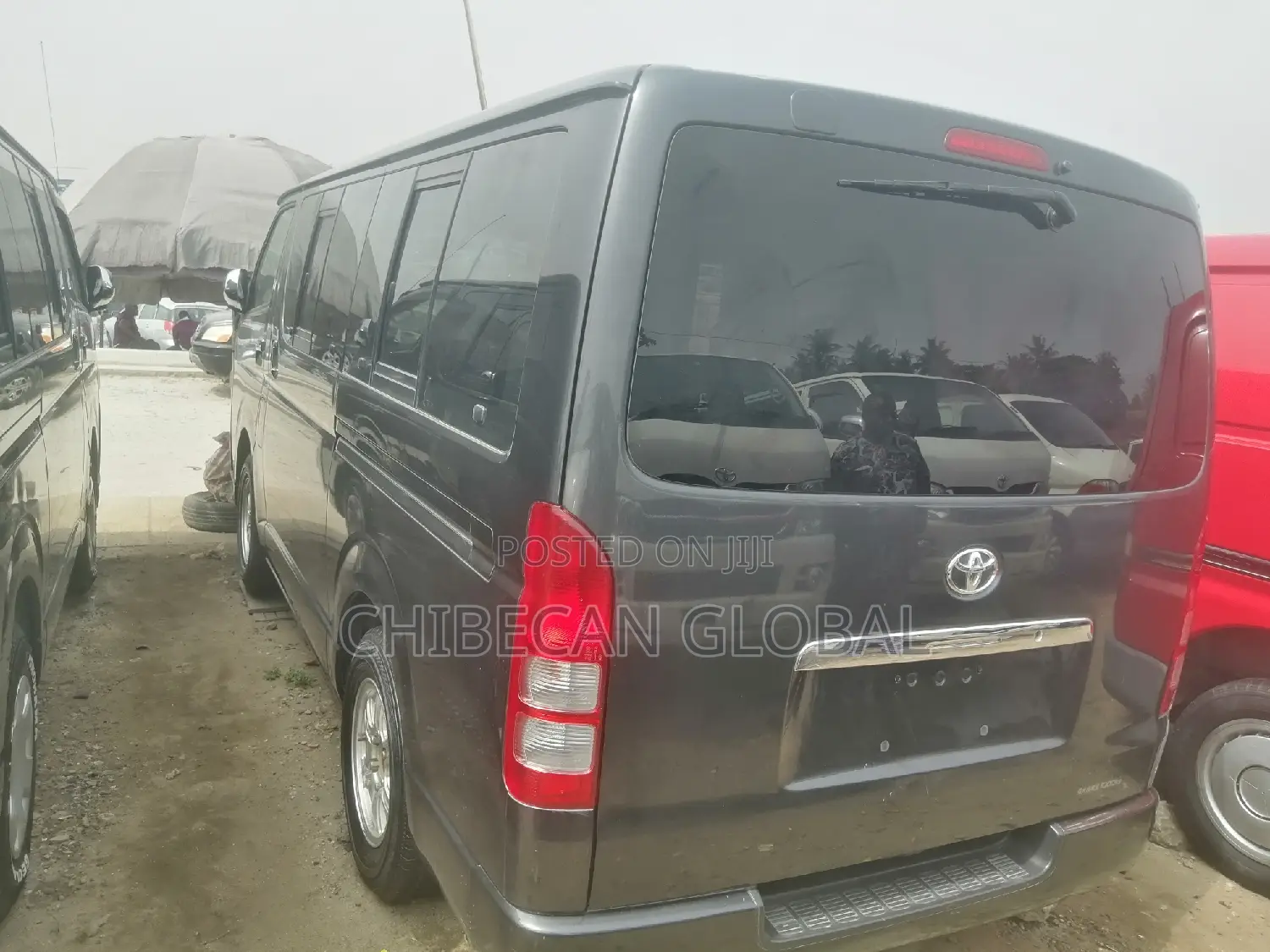 Toyota HiAce 2010 Black