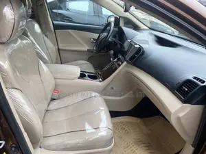 Toyota Venza AWD 2012 Brown
