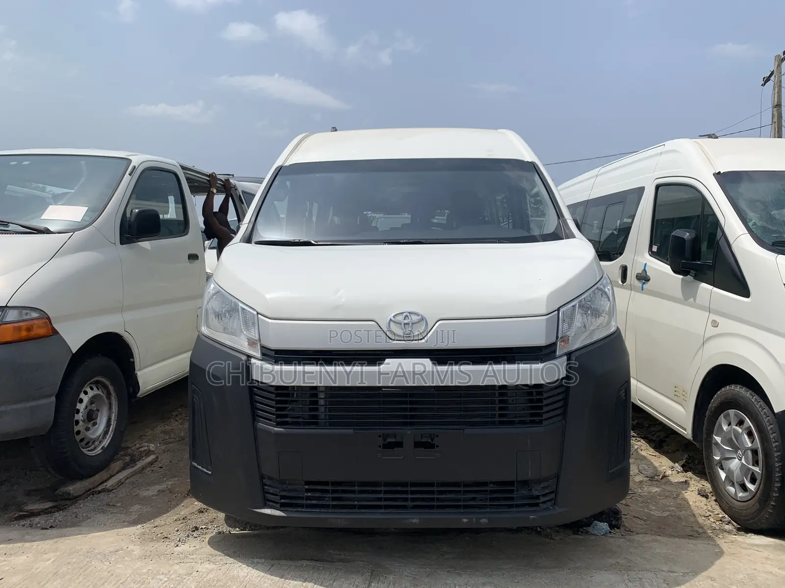 Toyota HiAce 2021 White