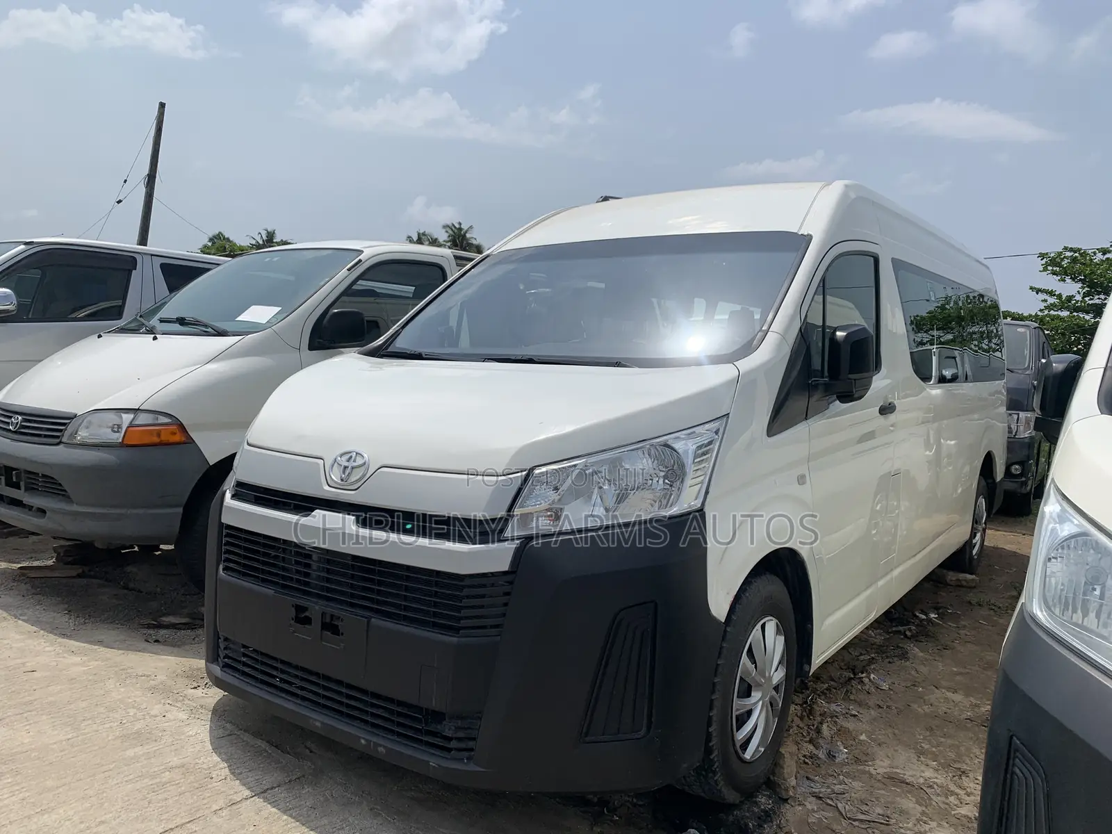 Toyota HiAce 2021 White