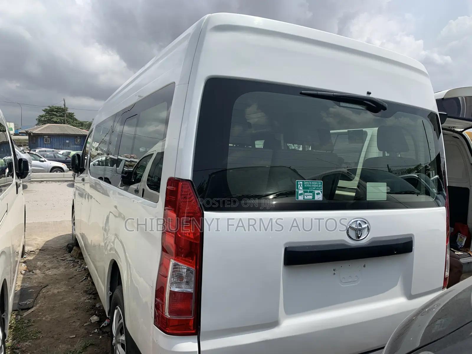 Toyota HiAce 2021 White