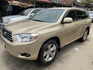 Toyota Highlander Limited 2010 Gold