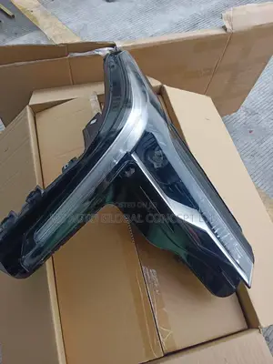 Toyota Tundra 2023 Headlights