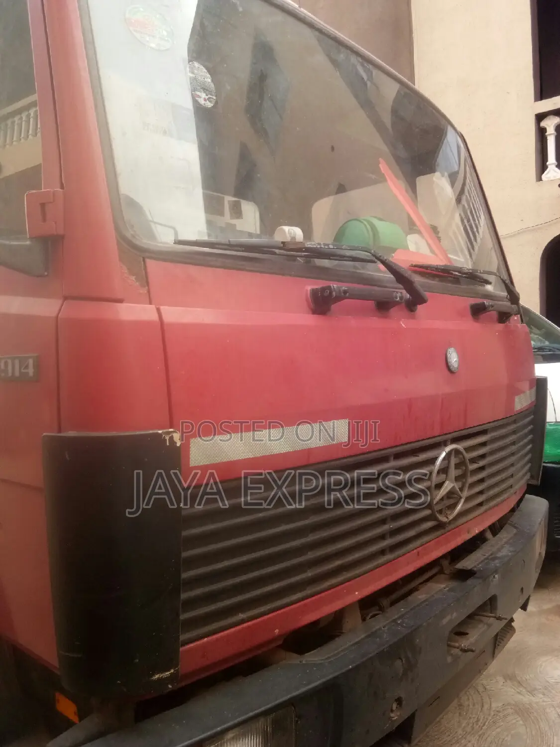 7.5tons Truck Readily Available for Your Easy Movement