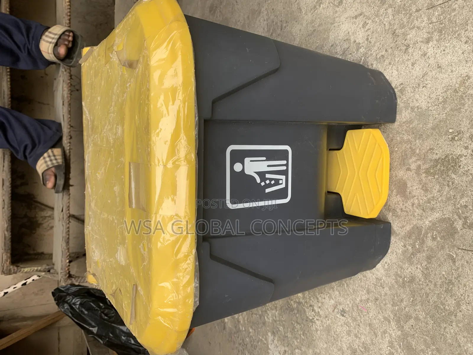35 Liters Pedals Bin