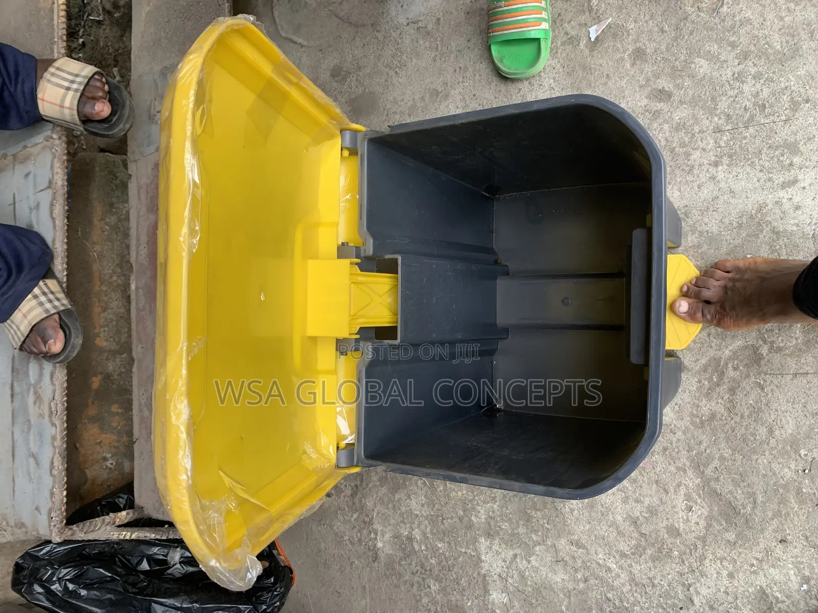 35 Liters Pedals Bin
