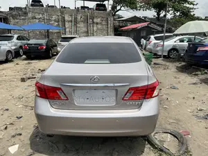 Lexus ES 350 2011 Gold