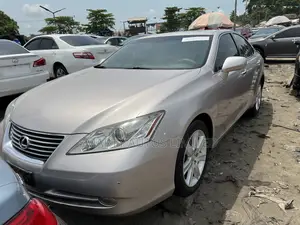 Lexus ES 350 2011 Gold