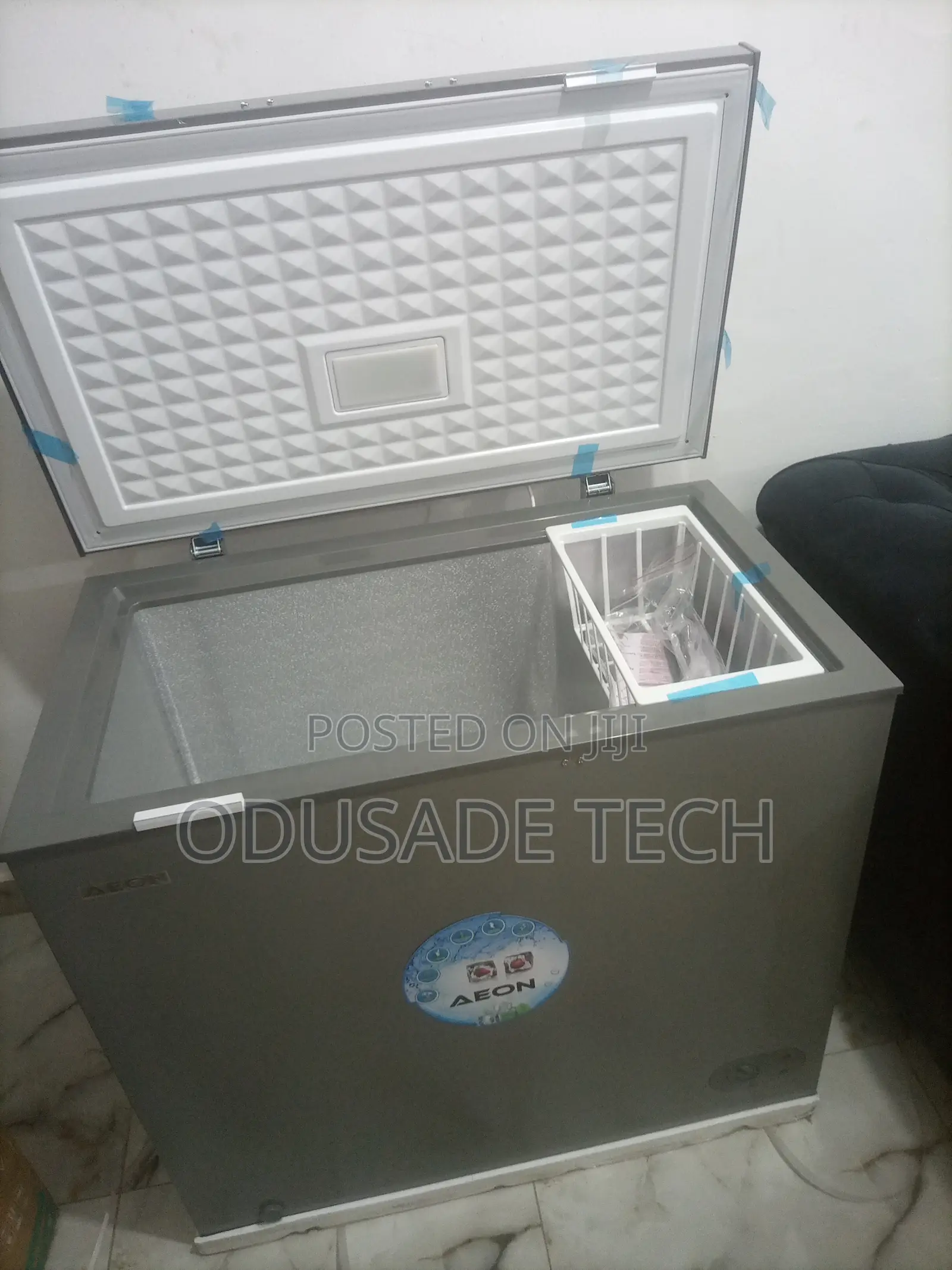 Durable Chest Freezer Aeon 200l