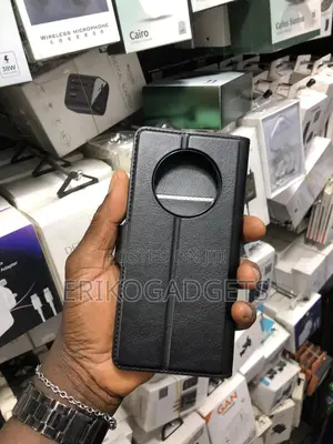 Tecno Phantom v Fold Case
