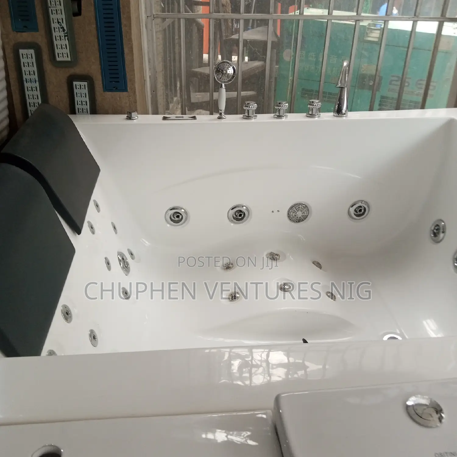 Bathtub Jacuzzi