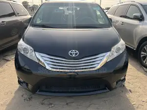 Toyota Sienna 2014 Black