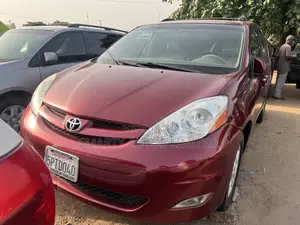 Toyota Sienna 2006 Red