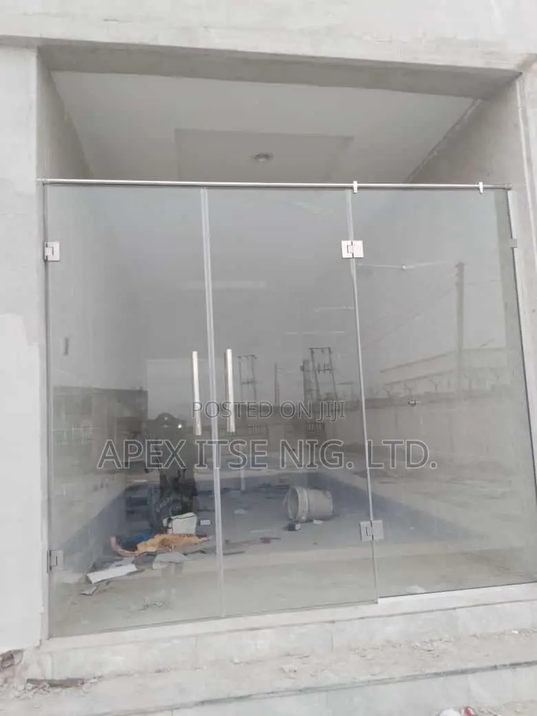 Hinged Door Pool