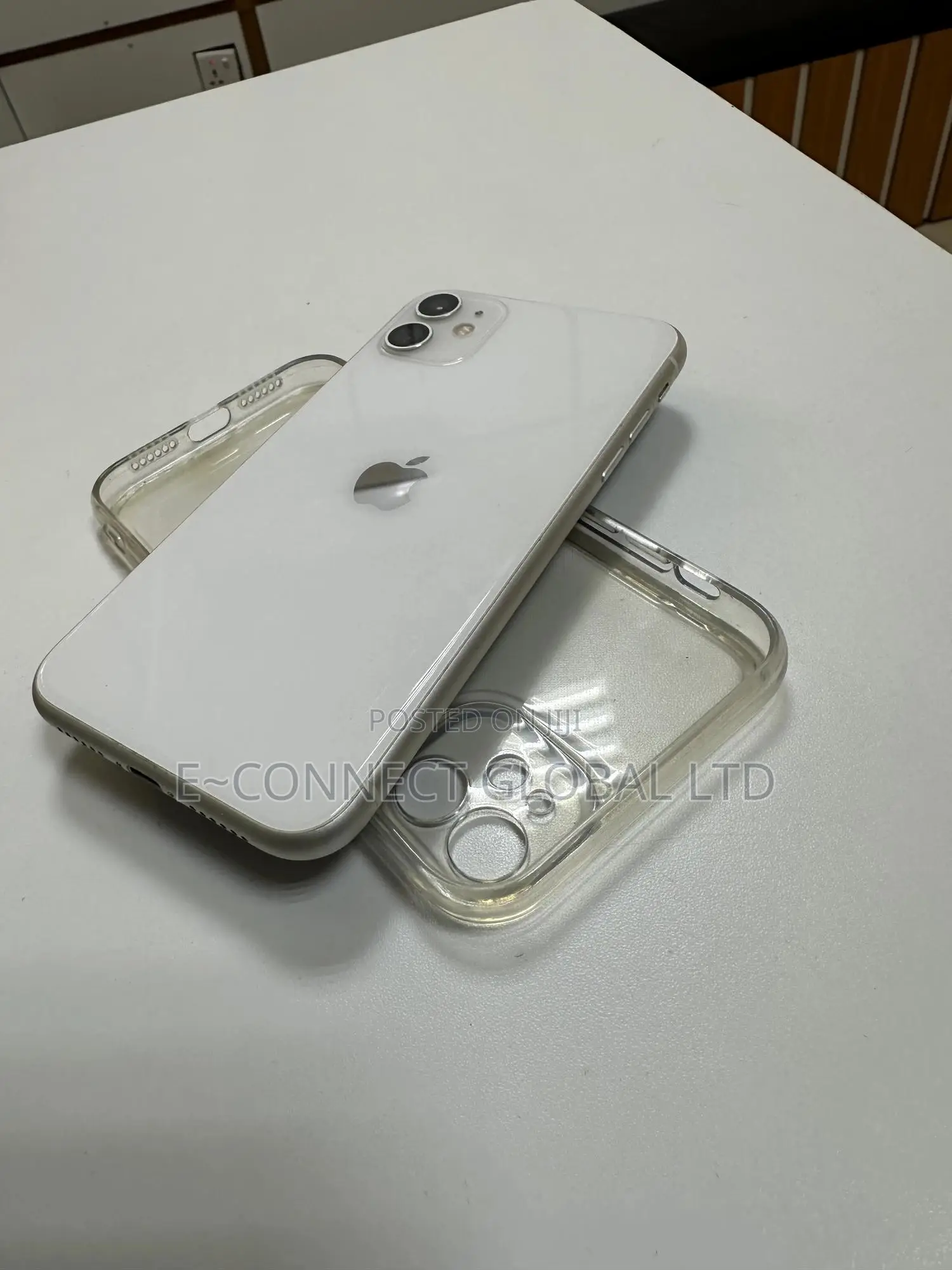 Apple iPhone 11 64 GB White